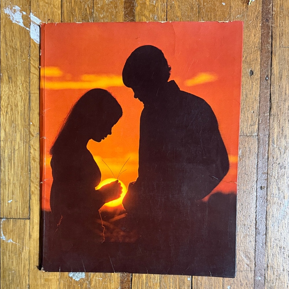 1977 vintage Silhouette Couple Sunset office, paperwork, school folder